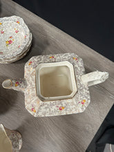 Load image into Gallery viewer, James Kent "pearl delight" tea collection
