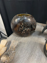 Load image into Gallery viewer, Bundle of wooden sculptures

