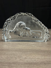 Load image into Gallery viewer, Swedish etched frosted crystal lion
