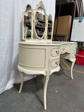 Load image into Gallery viewer, Vintage French-style Louis Merchant dressing table
