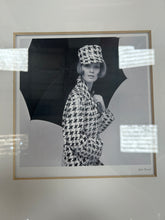 Load image into Gallery viewer, Fashion model black &amp; white print
