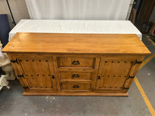 Load image into Gallery viewer, Mexican pine sideboard
