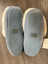 Load image into Gallery viewer, Lamo Comfort Slippers
