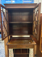 Load image into Gallery viewer, Vintage Display Case
