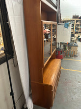 Load image into Gallery viewer, Mcintosh Nathan style display case
