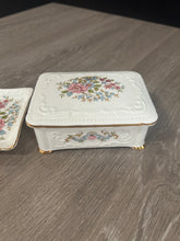 Load image into Gallery viewer, Vintage paragon trinket set
