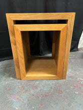 Load image into Gallery viewer, Solid Oak Coffee table
