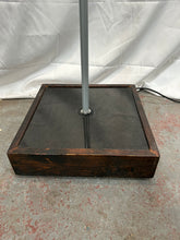 Load image into Gallery viewer, Floor lamp

