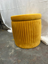 Load image into Gallery viewer, Mustard ottoman
