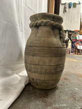 Load image into Gallery viewer, So'home decorative vase
