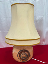 Load image into Gallery viewer, Ceramic table lamp
