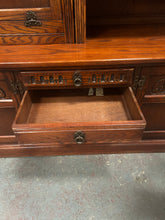 Load image into Gallery viewer, Vintage old charm display case
