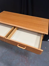 Load image into Gallery viewer, Solid Oak Chest Of Drawers
