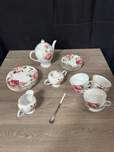 Load image into Gallery viewer, Veron 1 Tea Set
