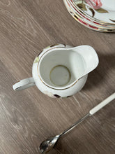 Load image into Gallery viewer, Veron 1 Tea Set
