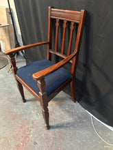 Load image into Gallery viewer, Vintage chair

