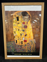 Load image into Gallery viewer, Gustav Klimt "the kiss" print
