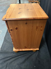 Load image into Gallery viewer, Pine Bed Side Table
