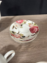 Load image into Gallery viewer, Veron 1 Tea Set

