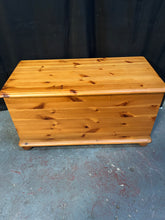 Load image into Gallery viewer, Pine Blanket/Toy Chest
