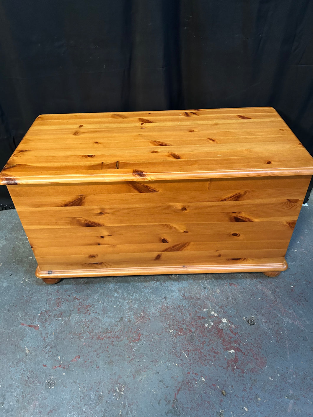 Pine Blanket/Toy Chest