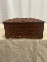 Load image into Gallery viewer, vintage hand carved wooden trinket/jewellery box
